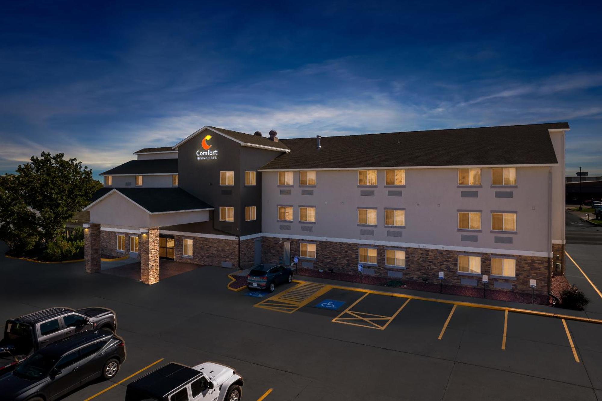 Comfort Inn & Suites Грили Экстерьер фото