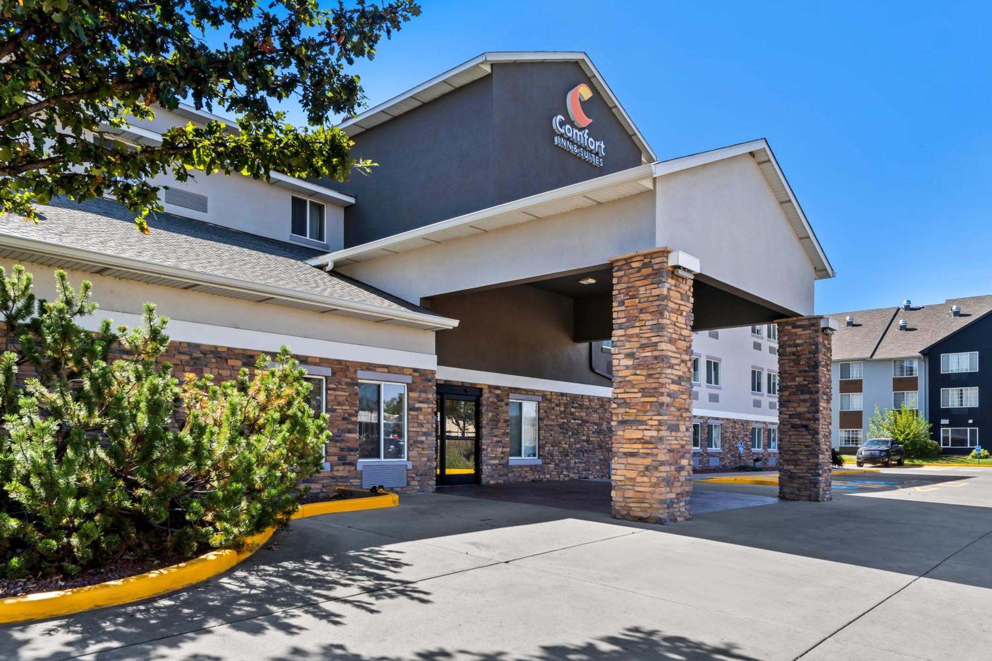 Comfort Inn & Suites Грили Экстерьер фото